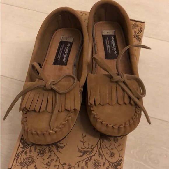 Manitobah Mukluks Sunshine Moccasin - Picture 1 of 5